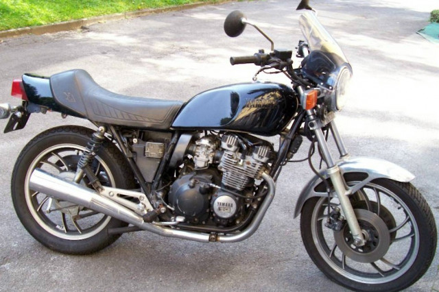Yamaha XJ 550 Ersatzteile zu verkaufen - Motorraeder und Teile nach Marken - Bergkamen