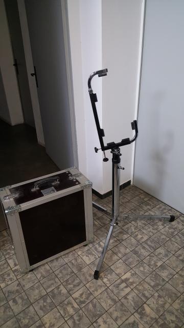 Hallo Musiker verkaufe Akkordeonständer und flight-case - Musik - Esslingen