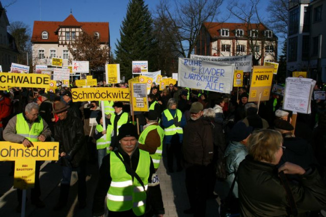 Demonstration gegen Fluglärm in Eichwalde - Sonstige Anzeigen - Eichwalde
