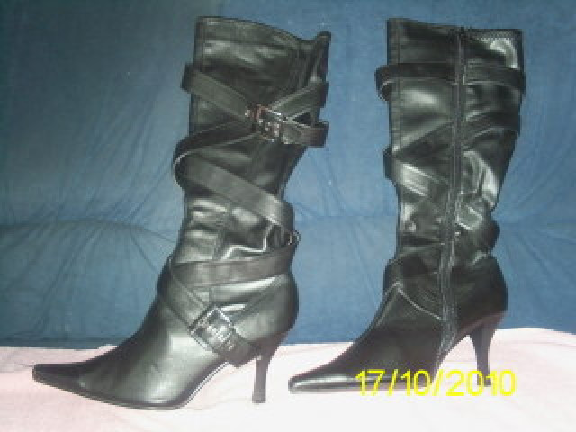 Stiefel schwarz mit Schnallen - Kleidung Schmuck Accessoires - darmstadt