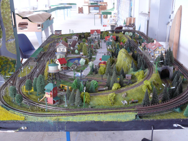 Komplette Modelleisenbahnanlage H0 digital zu verkaufen - Modellbau - Waldheim