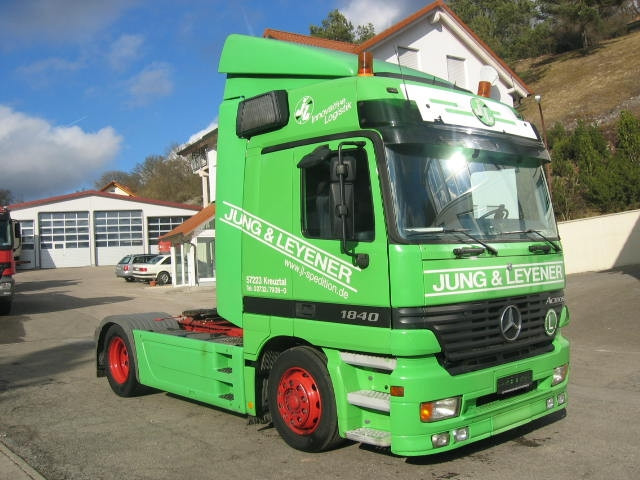 Verkaufen Mercedes-Benz 1840 LS ,Sattelzugmaschine Fa. Scherf 07451-53830 - Nutzfahrzeuge - Horb