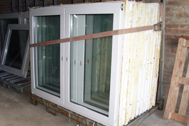 Gebrauchte Kunststoff-Fenster - Camping - BORKEN-WESEKE