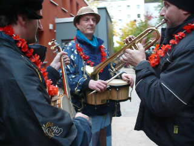 WALKING BAND - MARCHING BAND - MOBILE BAND BERLIN - Dienstleistungen Business Gewerbe - Berlin