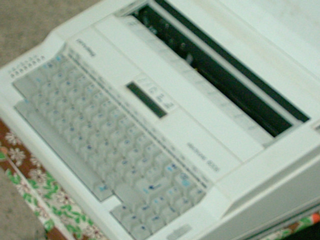 Elektronische Schreibmaschine ,Typ   Privileg - ELEKTRONIC 6006   - Buero Geschaeft - Aschersleben