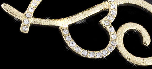 Kunstvolle Phantasiekette mit schwarzem Kunststofflederband - Kleidung Schmuck Accessoires - Frankfurt am Main
