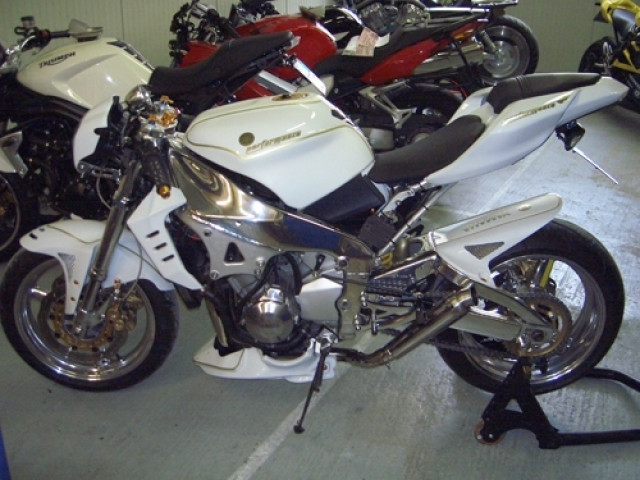 YAMAHA R1  - Motorraeder und Teile nach Marken - Italia FRIULI VENETO
