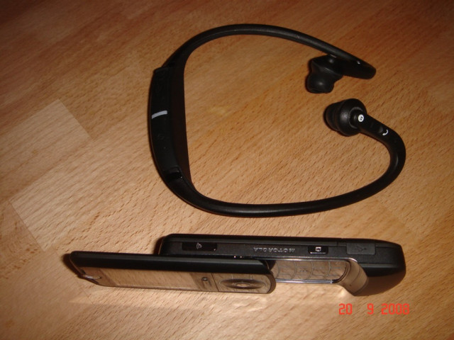 Bluetooth-Stereo-Headset S9 und  Handy  MOTO RZR Z6  - Telekommunikation - Frankfurt