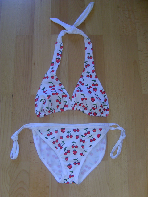 Kirsch & Erdbeere Bikini Grösse 36-40 - Kleidung Schmuck Accessoires - Heidelberg