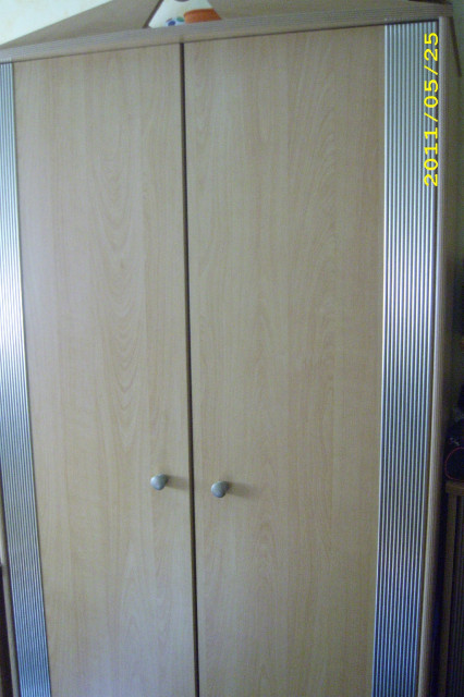 Kleiderschrank Buche 1.80x94x55 - Moebel Haushalt - Reutlingen